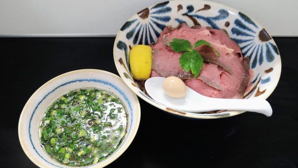 「【夏季限定】塩レモン牛肉つけめん＋ローストビーフ増し」@自家製麺SHINの写真