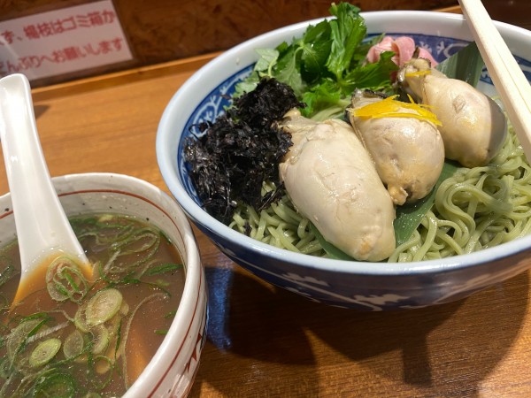 「牡蠣つけそば」@寿製麺よしかわ 川越店の写真