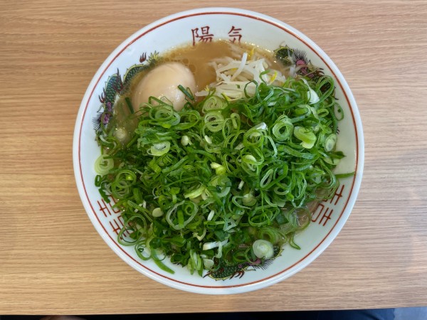 「中華そば(¥750) 味玉(¥180) ネギ(¥100)」@中華そば 陽気 広島駅前店の写真