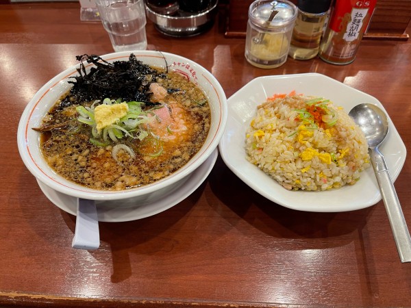 「背脂生姜+半チャーハンセット」@ラーチャン専門 我武者羅 橋本店の写真