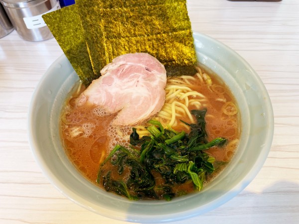 「ラーメン並780円+サービスライス」@横浜家系らーめん 武虎家 綱島店の写真
