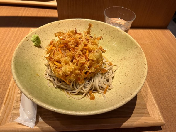 「冷やしかき揚げ天そば550円」@蕎麦いまゐ 四ツ谷3丁目店の写真
