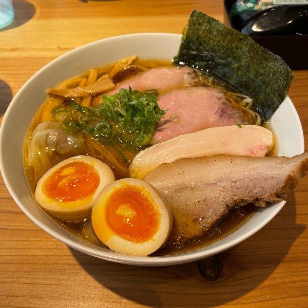 「特製貝出汁醤油ラーめん」@貝出汁ラーめん クラムの写真