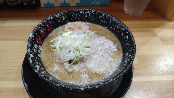 「醤油ラーメン」@背脂の魔術師 ツボミの写真