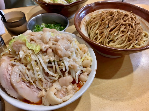 「大つけ麺辛い奴 麺増し600 おさかな天国」@ラーメン二郎 八王子野猿街道店2の写真