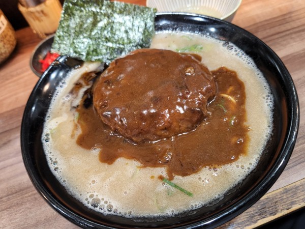 「5月9日ハンバーグラーメンあっさり」@特製ラーメンはせがわの写真