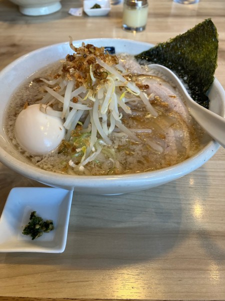 「【祝北陸中部制覇レビュー】全部載せ　醤油　脂多め」@いちろくらーめん 福井駅前店の写真