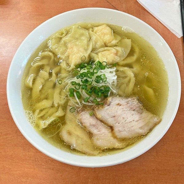 「海老ワンタンメン」@日陰の写真