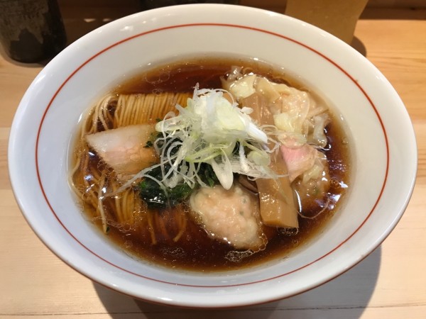 「黒ワンタン麺」@日本橋 朱鷺の写真