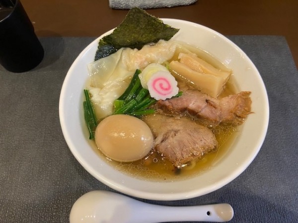 「「塩 海老ワンタン麺＋味玉」」@手打ち 蓮の写真