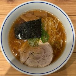 鵠沼醤油らぁ麺