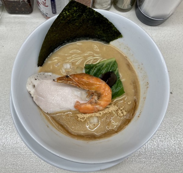 「赤 1100円」@マグロ卸のマグロ丼とラーメンの店 ウミノイロの写真