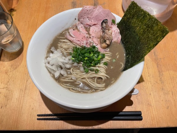 「濃厚牡蠣煮干そば」@麺屋 まほろ芭の写真