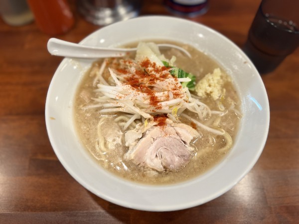 「ミニラーメン200g(ヤサイ少なめ.ニンニク少し) 830円」@自家製麺まる太の写真
