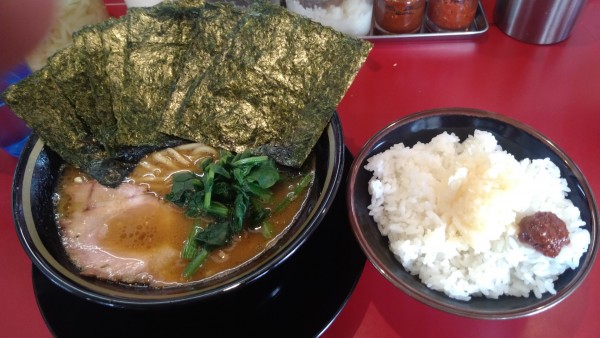 「ラーメン¥850+のり¥100+ライス¥150-」@家系ラーメン たつ家の写真