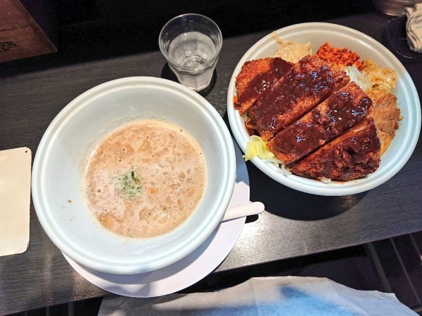 「ジャンボメンチカツ二郎系つけ麺」@らーめん 三極志の写真