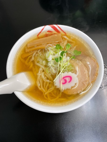 「しょうゆラーメン(730円)」@佐野ラーメン いってつの写真