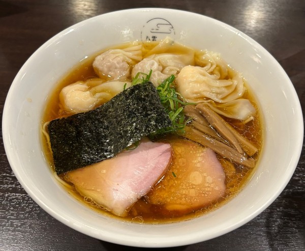 「特製ワンタン麺 黒だしハーフ ¥1220」@八雲の写真