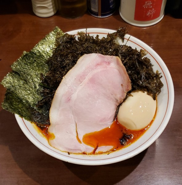 「らーめん もも(硬め,多め)+からし変更+岩のり」@らーめん飛粋の写真