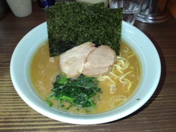 「ラーメンかため多め」@横浜家系らーめん 武蔵家 川口店の写真