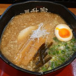 倉敷煮干しらーめん 900円