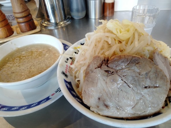 「つけ麺＋厚切りチャーシュー」@ラーメン大 堀切店の写真