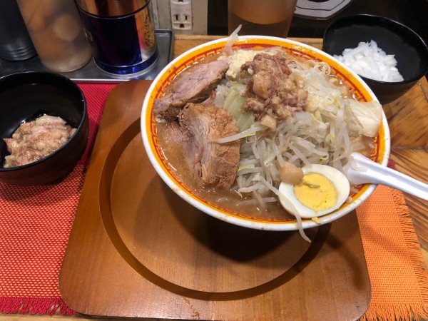 「ラーメン2枚980+玉ねぎ100」@えどもんどの写真