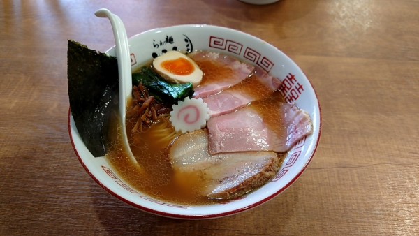 「鳥がら中華＋レアチャーシュー」@らぁ麺 ここんの写真