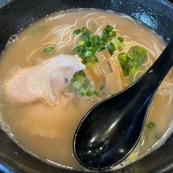 ﾗｰﾒﾝ、替玉930円