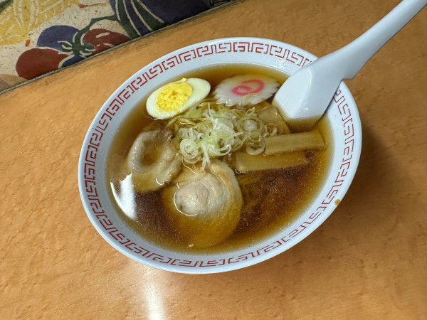 「ラーメン(並盛)450円」@そば・うどん 八起家 西口店の写真