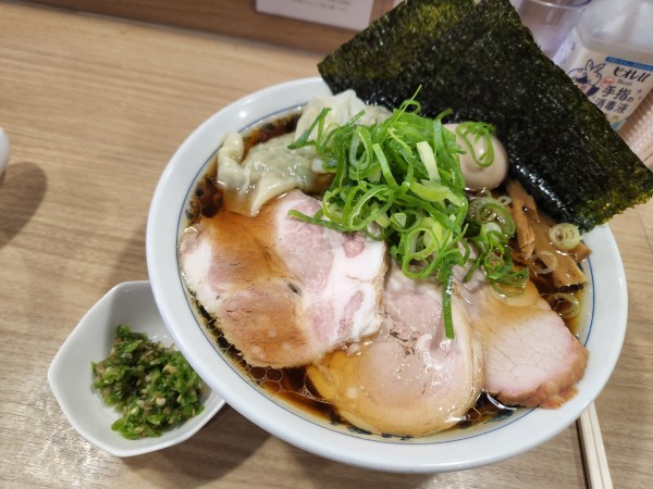 「特製ラーメン　青唐辛子」@覆めん 花木の写真