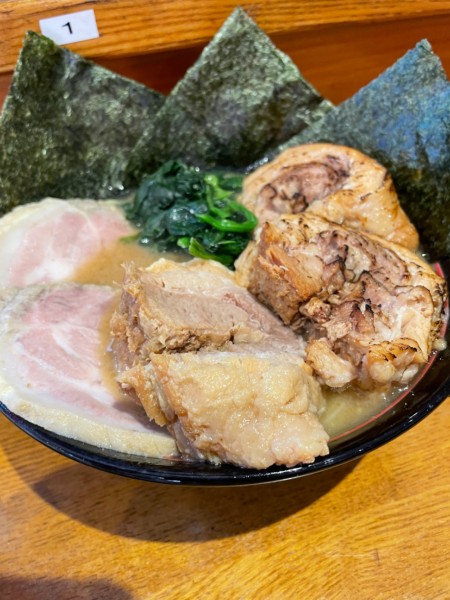 「MAXチャーシューメン（半ライス付）¥1300」@横浜家系ラーメン 大将家の写真
