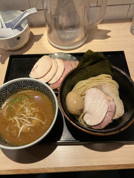 「特製濃厚魚介つけ麺+チャーシュー豚鶏ミックス」@麺屋 一燈の写真