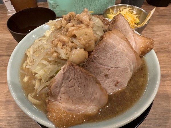 「豚ラーメン300g辛ネギ全マシ」@俺の生きる道 上野店の写真