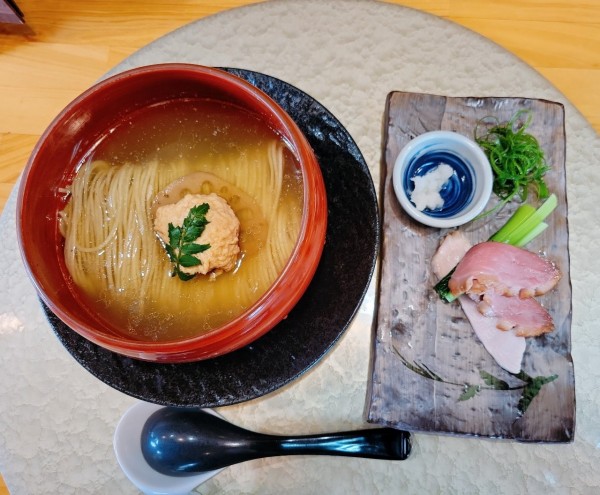 「[期間数量限定]みつせ鶏の塩蕎麦」@中華蕎麦 鳴神食堂の写真