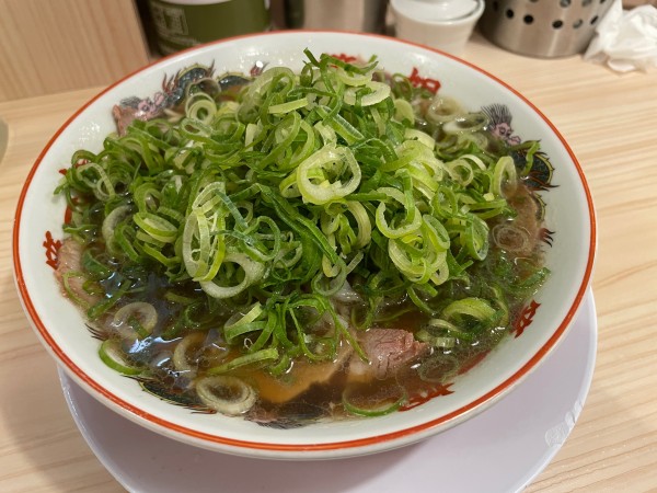 「ラーメン　九条ネギ」@本家 第一旭 新宿店の写真
