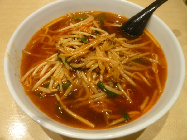 「上海風ピリカララーメン」@和来亭 久米川店の写真