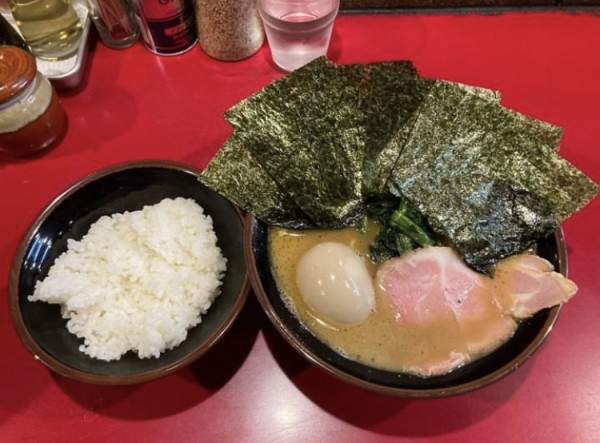「豚骨醤油ラーメン」@麺童 虎徹の写真