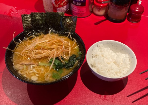「ラーメン　半ライス　白髪ネギ辛子あえ」@厚木家の写真