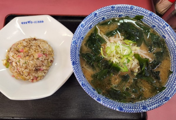 「味噌わかめと半炒飯」@どさん子大将 厚木店の写真