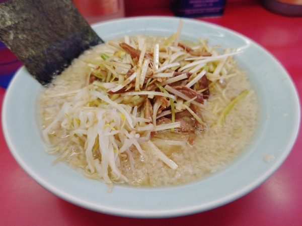 「ネギラーメン800円&アブラ多目100円」@ラーメンショップ 羽村店の写真
