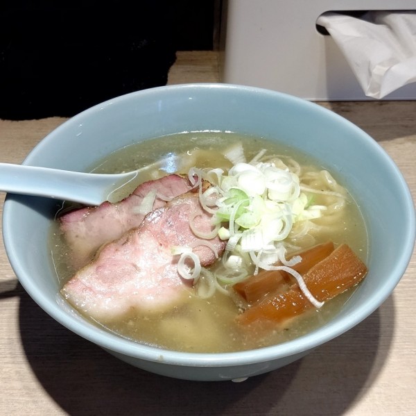 「肩ロース 中華そば  (塩)」@まるえ中華そばの写真