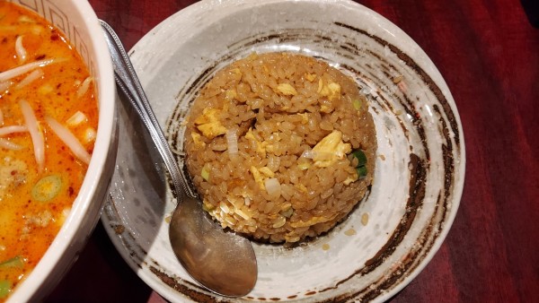 「半チャーハンと担々麵セット 800円」@上海亭 竹の塚店の写真