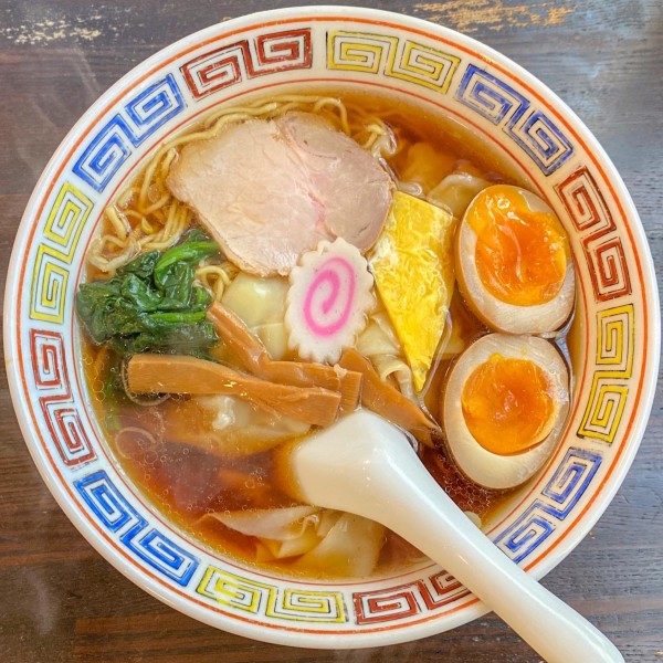 「ワンタンメン ¥870 煮玉子 ¥100」@中華そば 萬福の写真