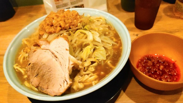 「ラーメン大500g(野菜辛いアブラ)￥1,050」@俺の生きる道 上野店の写真