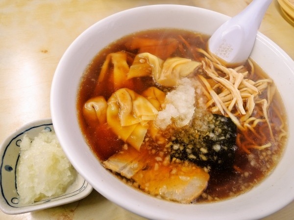 ワンタンメン（700円）＋薬味多め（50円）