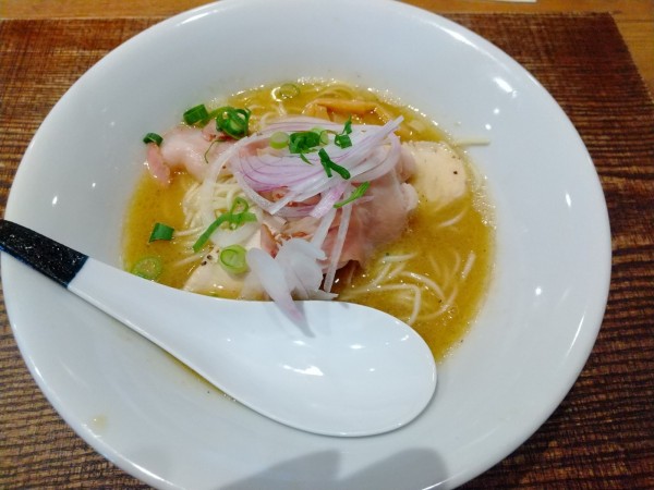 「鶏と水（濃厚）　830円」@蜂と蝶の写真