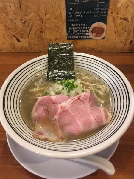 「煮干し塩そば＋和え玉　1180円」@らーめん コットンポットの写真