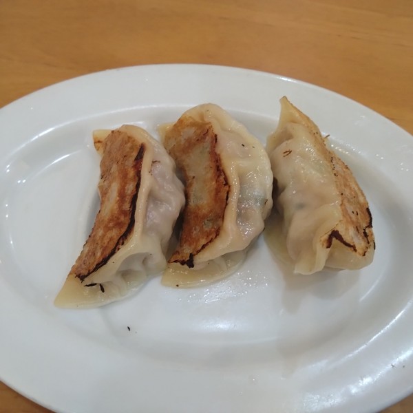 「チャーシューメン900円、半餃子220円」@ラーメン やひこの写真