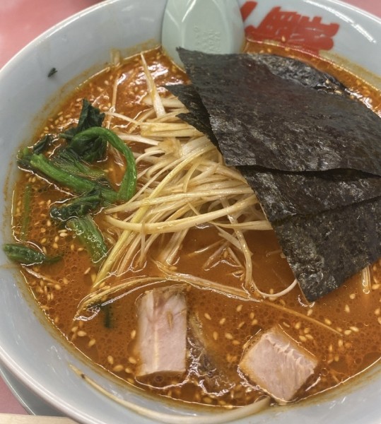 「辛味噌 固め濃いめ少なめ」@山岡家 柏店の写真